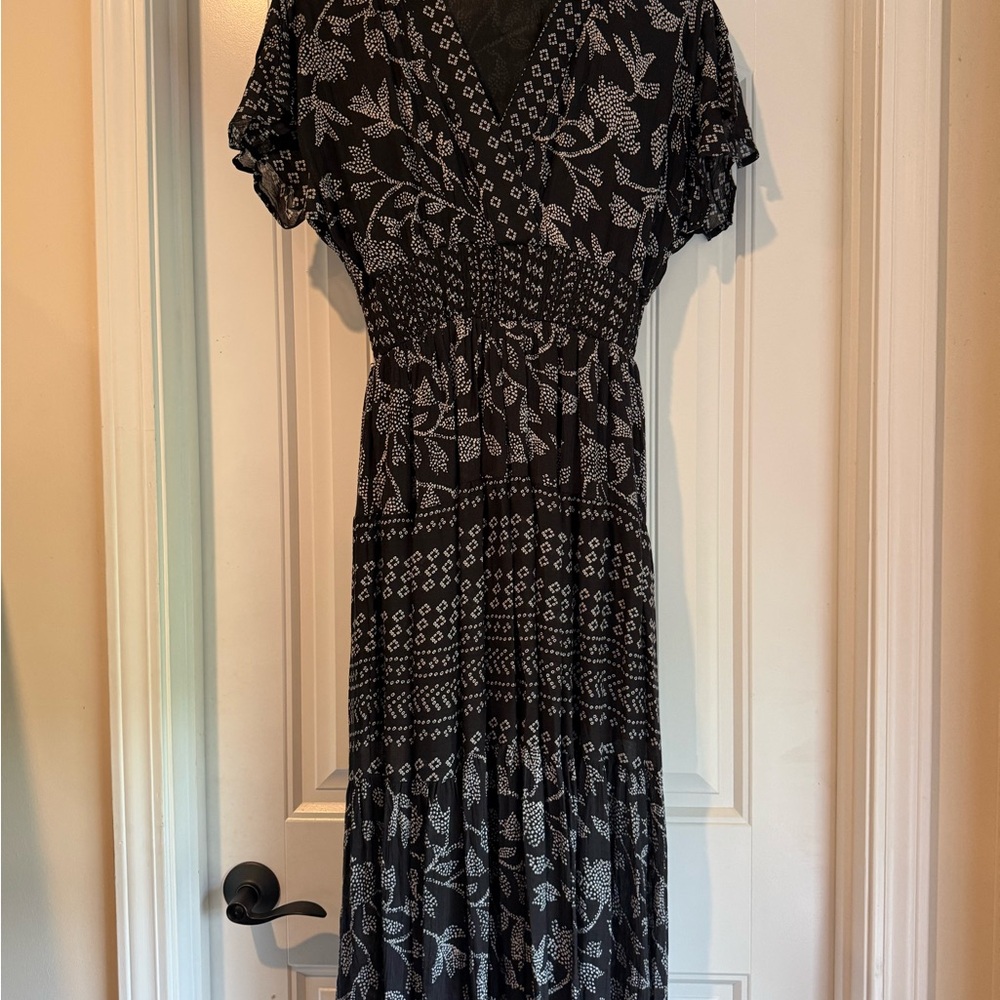 Black & White Patterned V-Neck Maxi Dress